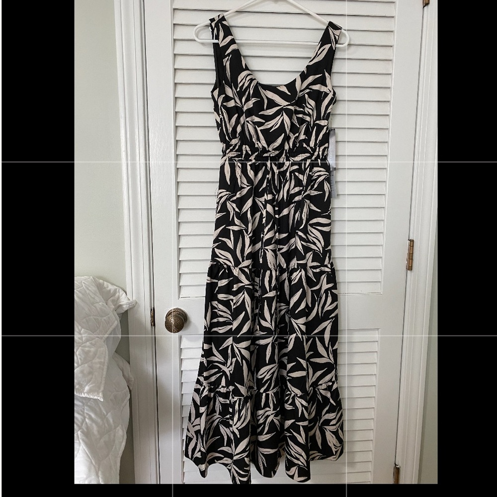 Maggy London black and white maxi